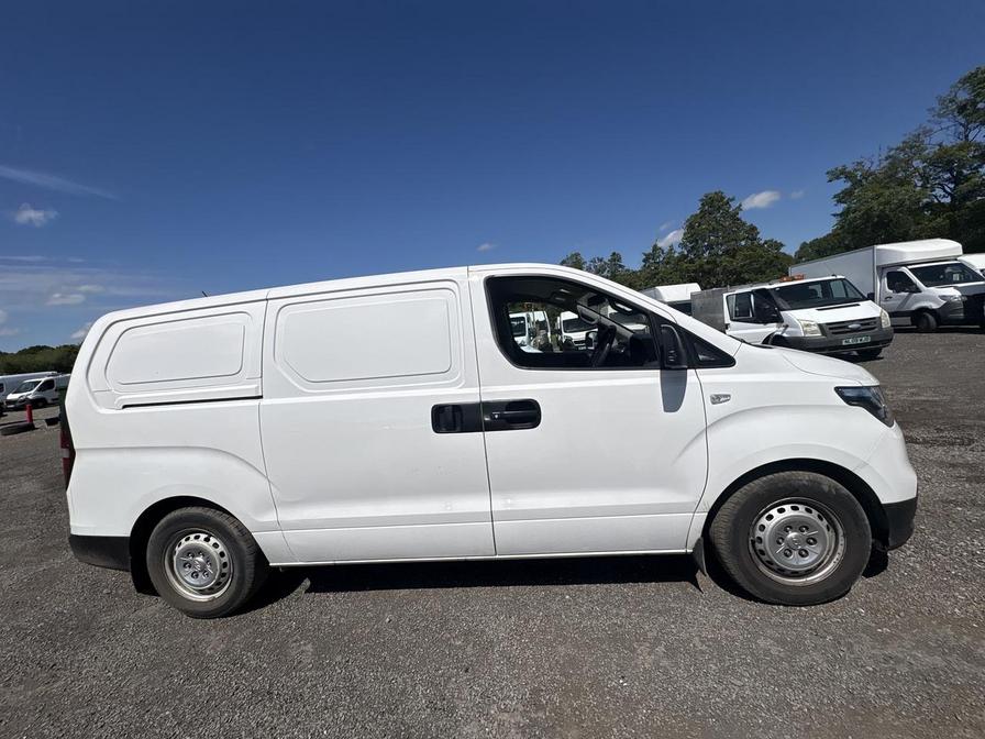 2019 Hyundai iLoad – Model: iLoad SE CRDi – LT19MKK