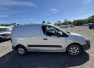 2017 Peugeot Partner – Model: Partner SE L1 Blue HDi – MD17XMM