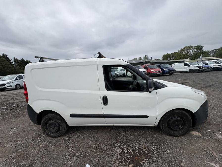 2015 Vauxhall Combo – Model: Combo 2000 L1H1 CDTi S/S ecoFLEX – FV65DBU