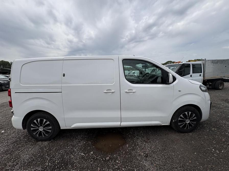 2020 Vauxhall Vivaro – Model: Vivaro 2700 Sportive S/S – DU20SVE