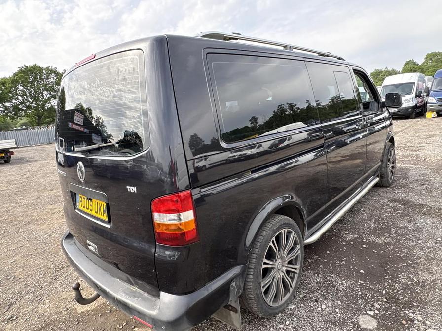 2009 Volkswagen Transporter – Model: Transporter Shuttle SE130 LWB – RO09UKM
