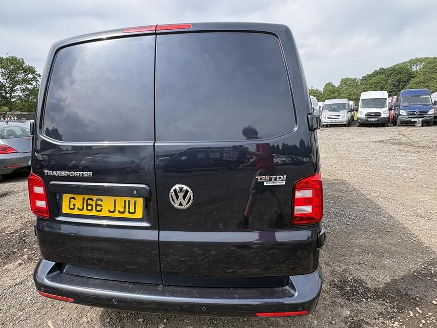 2016 Volkswagen Transporter – Model: Transporter T28 Highline TDI BlueMotion Technology – GJ66JJU