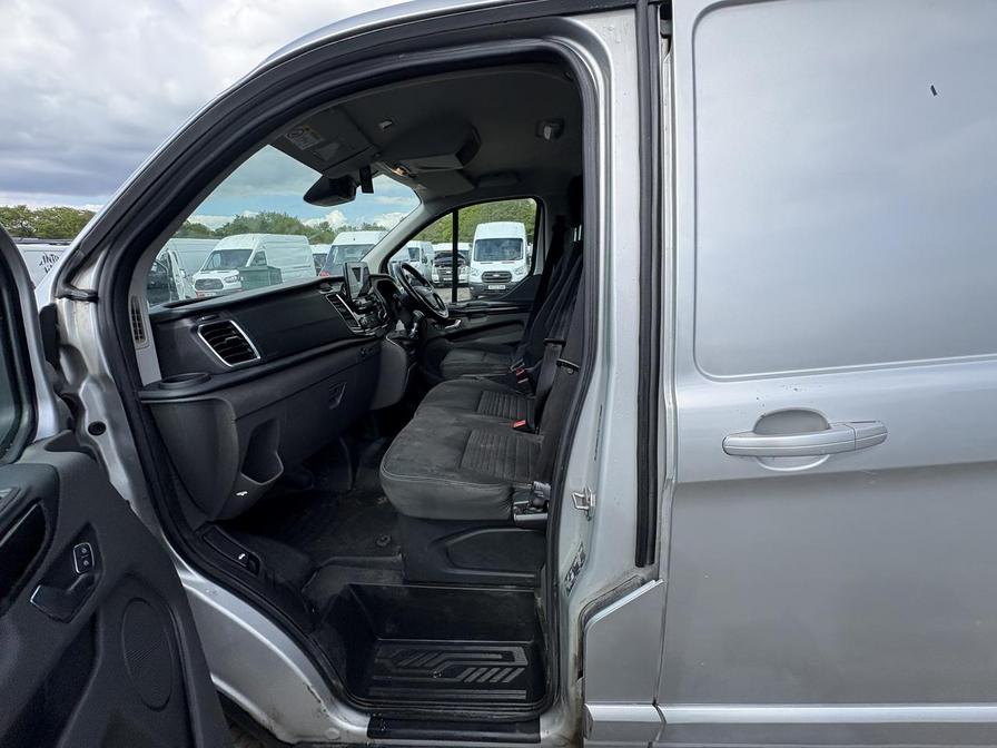 2020 Ford Transit Custom – Model: Transit Custom 280 Limited EcoBlue – YH20AKN