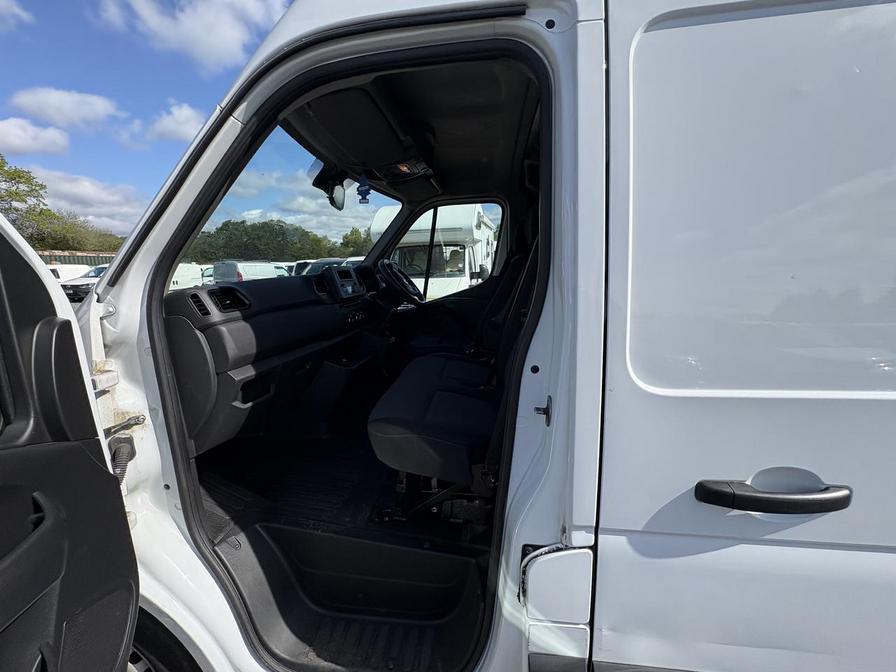 2022 Renault Master – Model: Master LH35 Business Blue dCi – YR72WTG