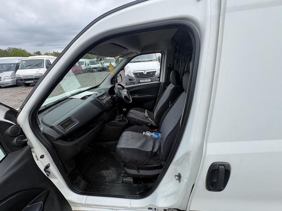2015 Vauxhall Combo – Model: Combo 2000 L1H1 CDTi S/S ecoFLEX – FV65DBU