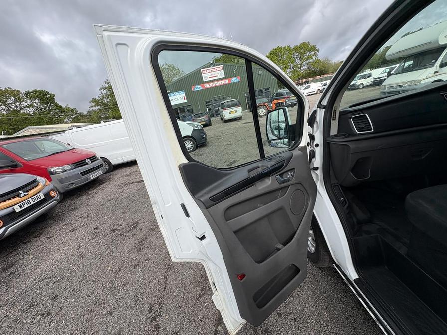 2019 Ford Transit Custom – Model: Transit Custom 280 Limited EcoBlue – RE69LFM