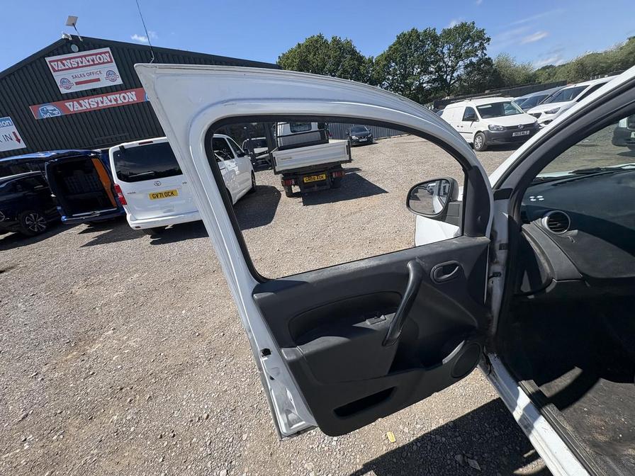 2016 Renault Kangoo Maxi – Model: Kangoo Maxi LL21 Business dCi – GF16YHW