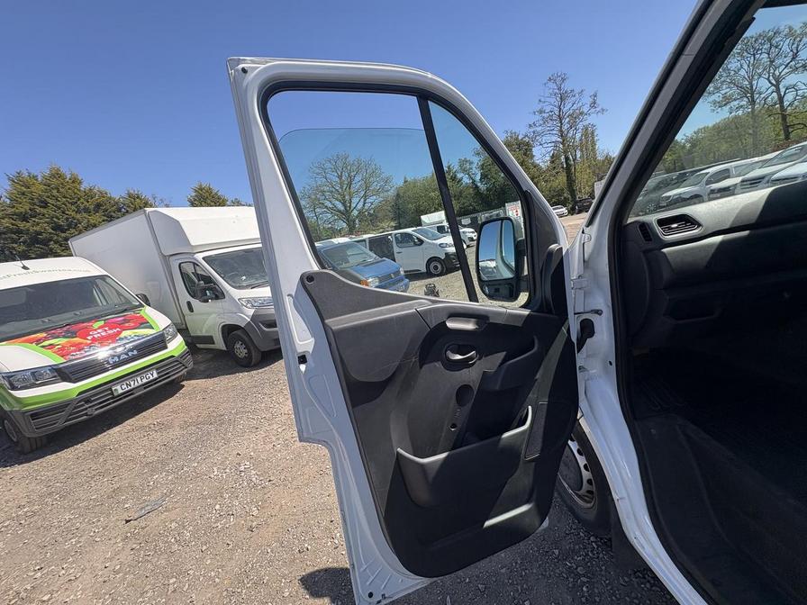 2021 Vauxhall Movano – Model: Movano L3H2 F3500 CDTi – DT70RFE