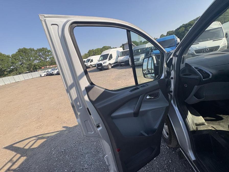 2017 Ford Transit Custom – Model: Transit Custom 270 Limited – SJ17UPS