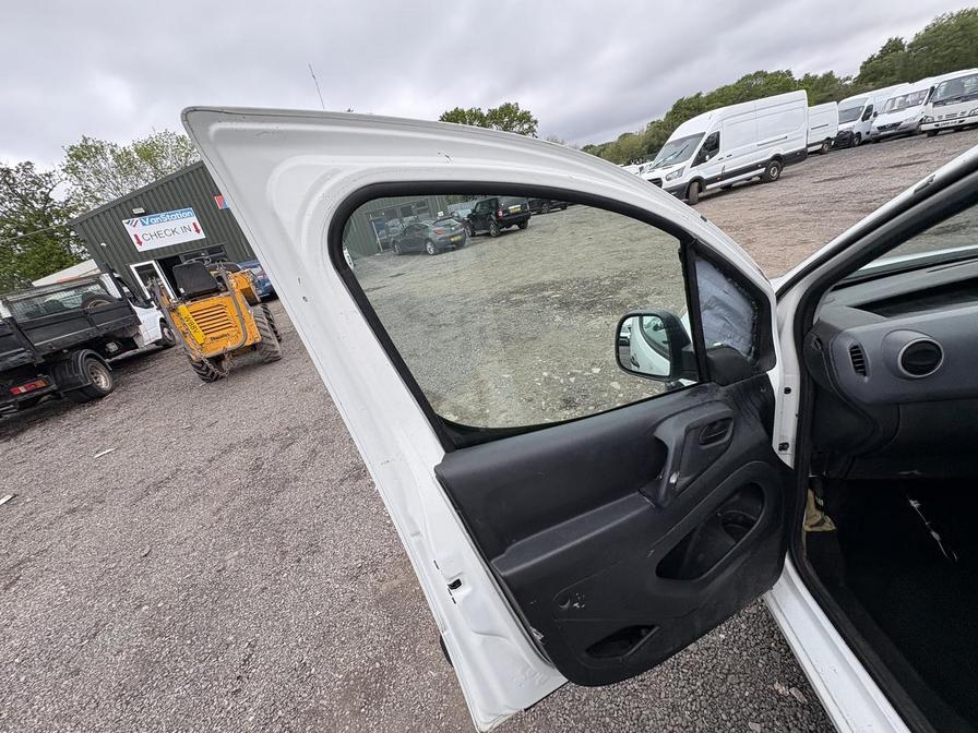 2015 Citroen Berlingo – Model: Berlingo 750 LX HDi – PN65WDM