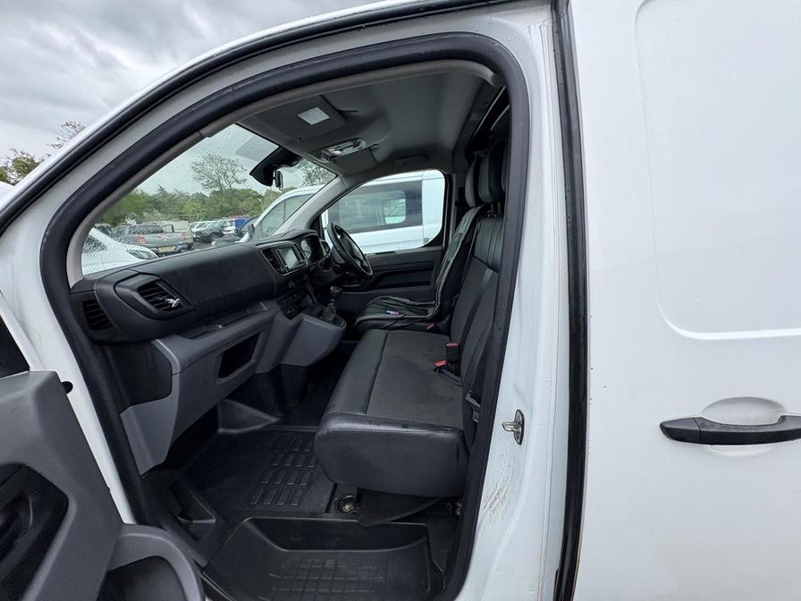 2020 Vauxhall Vivaro – Model: Vivaro 2900 Dynamic S/S – CN20CNX
