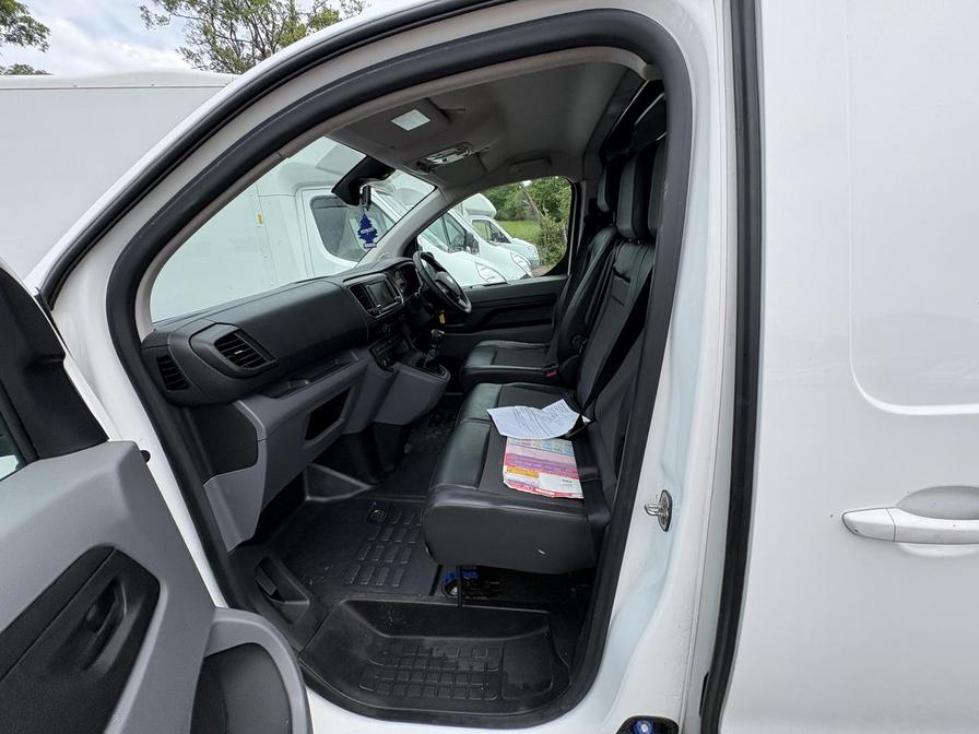 2020 Vauxhall Vivaro – Model: Vivaro 2700 Sportive S/S – DU20SVE