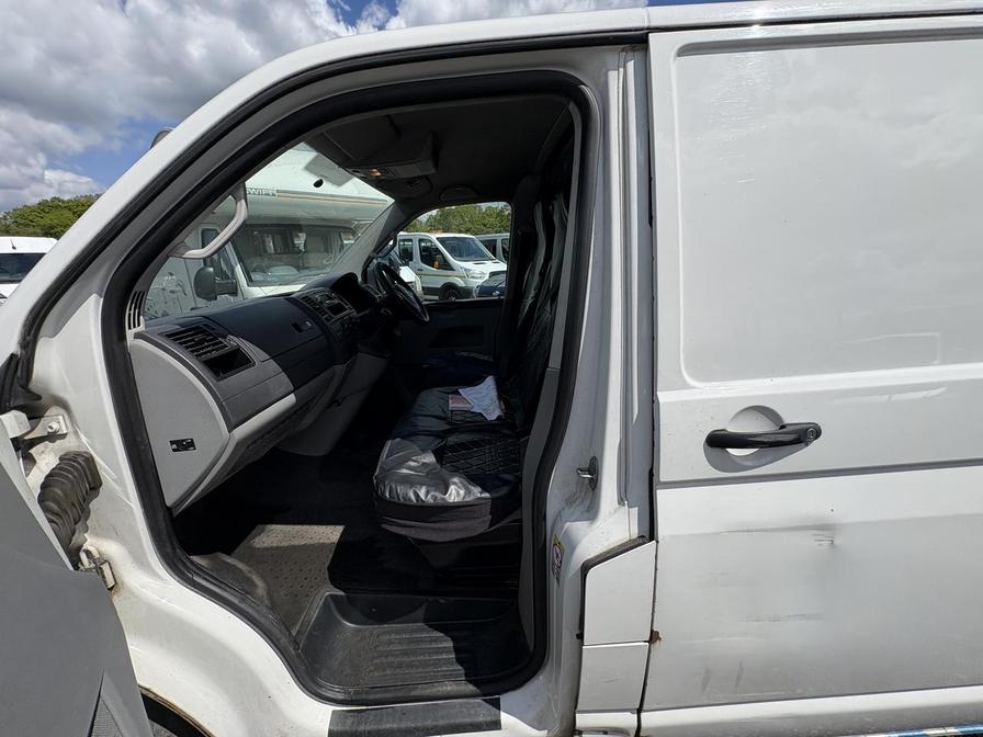 2014 Volkswagen Transporter – Model: Transporter T28 Startline TDI – OY64BAA