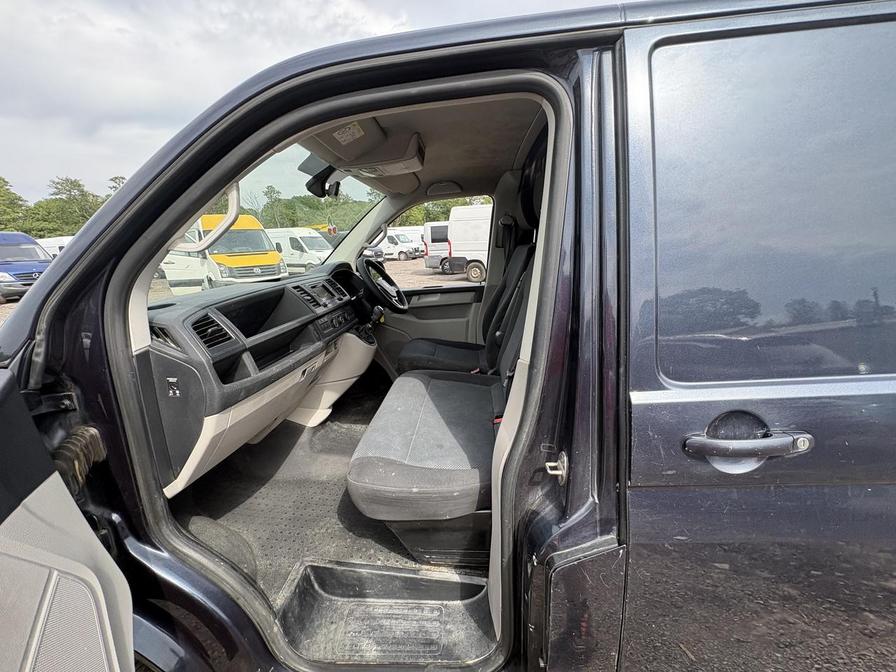 2016 Volkswagen Transporter – Model: Transporter T28 Highline TDI BlueMotion Technology – GJ66JJU