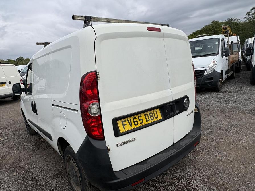 2015 Vauxhall Combo – Model: Combo 2000 L1H1 CDTi S/S ecoFLEX – FV65DBU