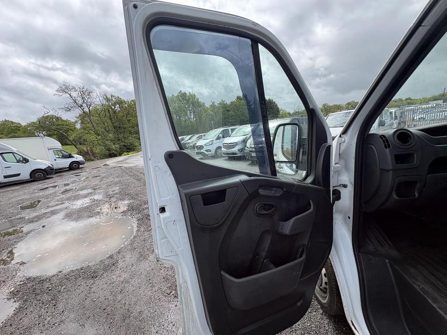 2020 Renault Master – Model: Master 35 MWB – FN20BVX