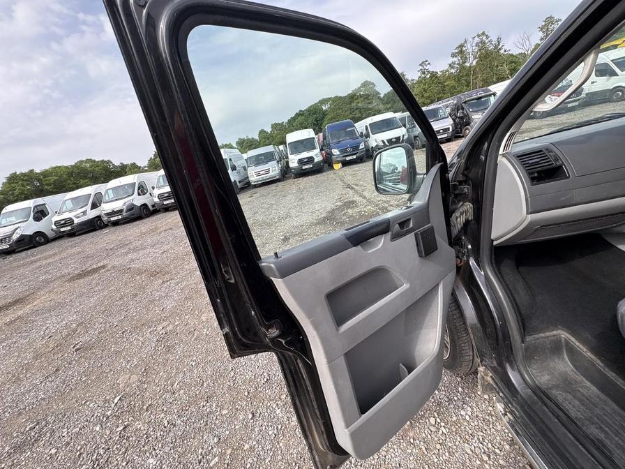 2009 Volkswagen Transporter – Model: Transporter Shuttle SE130 LWB – RO09UKM