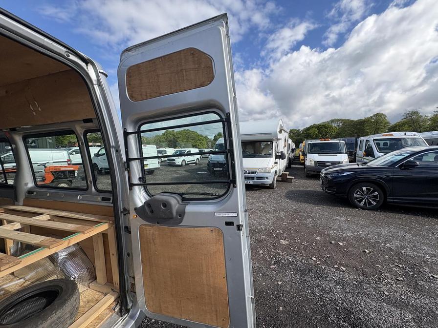 2010 Ford Transit – Model: Transit 115 T300 MWB FWD – LO10LZD