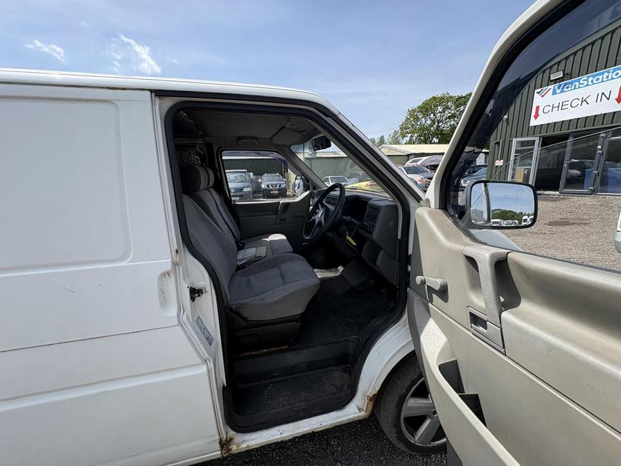 2002 Volkswagen Transporter – Model: 1200 TDI LWB – CU02JBX