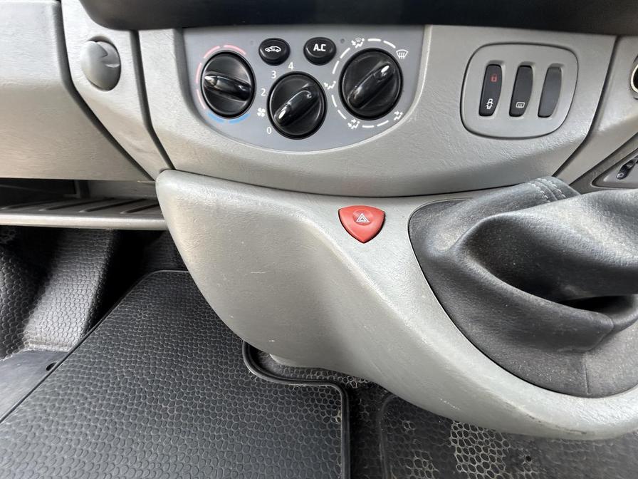 2010 Renault Trafic – Model: Trafic LL29 Extra dCi – EJ10EET