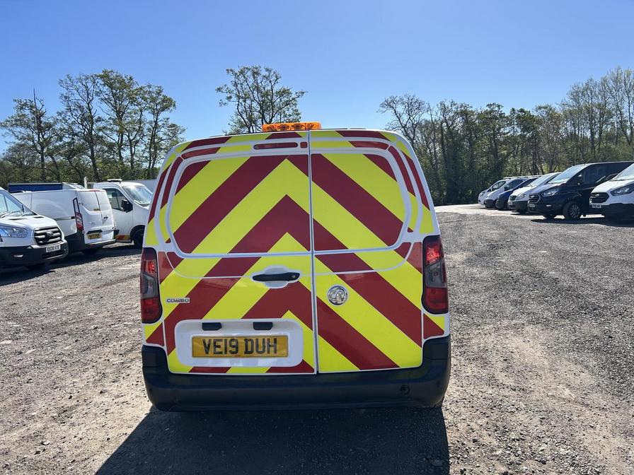 2019 Vauxhall Combo – Model: Combo 2300 Edition S/S – VE19DUH