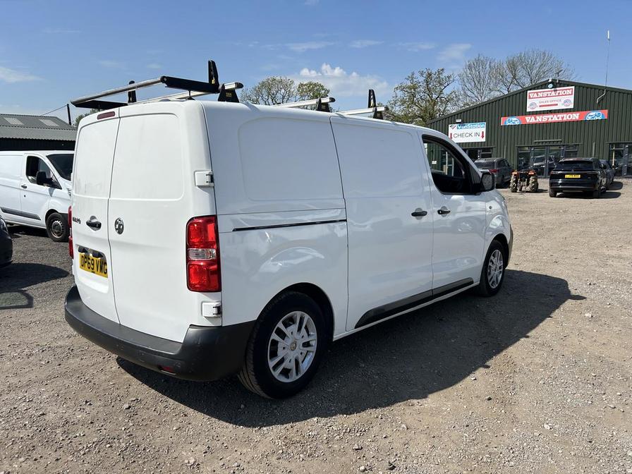 2019 Vauxhall Vivaro – Model: Vivaro 2700 Dynamic S/S – DP69VWG