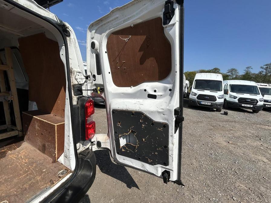2019 Vauxhall Vivaro – Model: Vivaro 2700 Dynamic S/S – DP69VWG