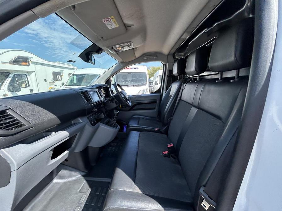 2019 Vauxhall Vivaro – Model: Vivaro 2700 Dynamic S/S – DP69VWG