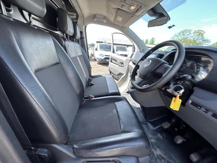2019 Vauxhall Vivaro – Model: Vivaro 2700 Dynamic S/S – DP69VWG