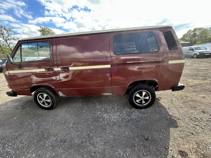 1989 Volkswagen Transporter – Model: Transporter 78PS – G171UGV