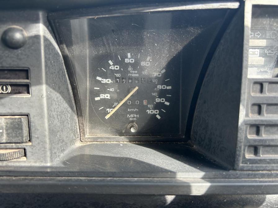 1989 Volkswagen Transporter – Model: Transporter 78PS – G171UGV