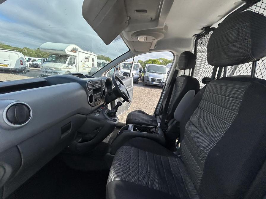 2015 Peugeot Partner – Model: Partner 850 S L1 HDi – ML15YUT