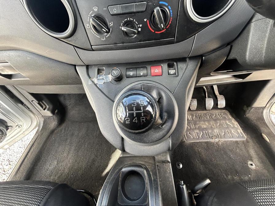 2015 Peugeot Partner – Model: Partner 850 S L1 HDi – ML15YUT