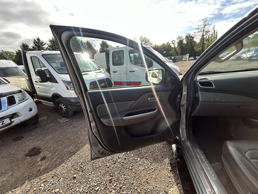 2016 Mitsubishi L200 – Model: L200 Barbarian Double Cab DI-D Auto – WP16JRO