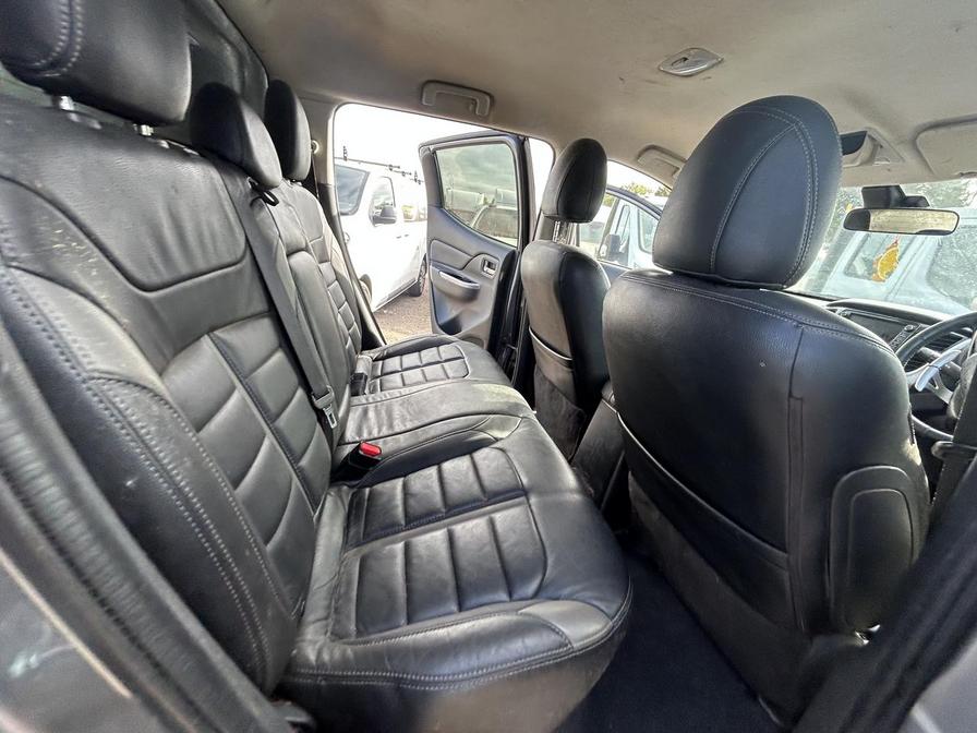 2016 Mitsubishi L200 – Model: L200 Barbarian Double Cab DI-D Auto – WP16JRO