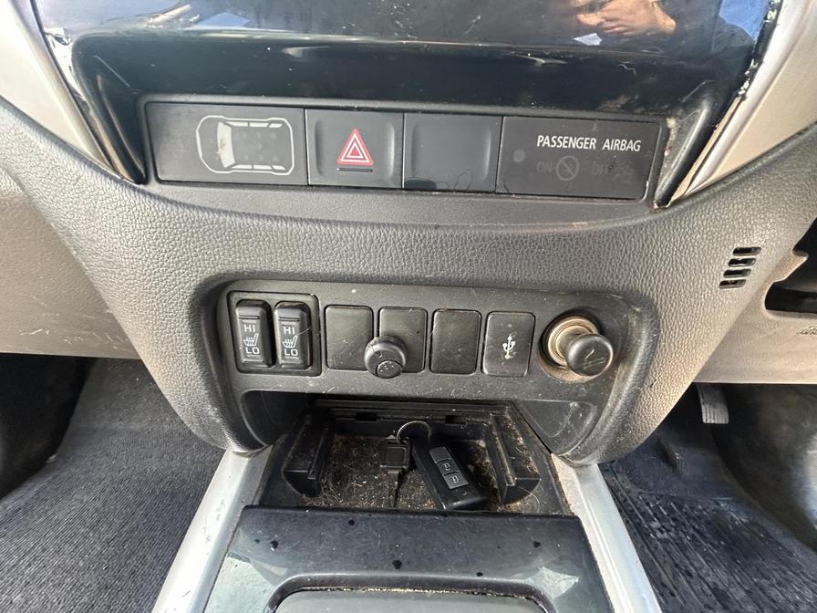 2016 Mitsubishi L200 – Model: L200 Barbarian Double Cab DI-D Auto – WP16JRO