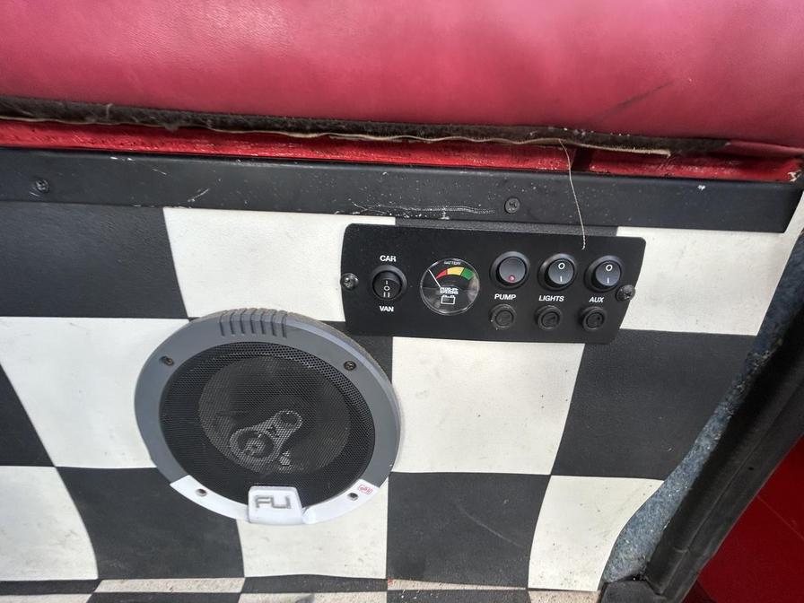 1996 Volkswagen Transporter – Model: 800 Special TD SWB – P102NCA