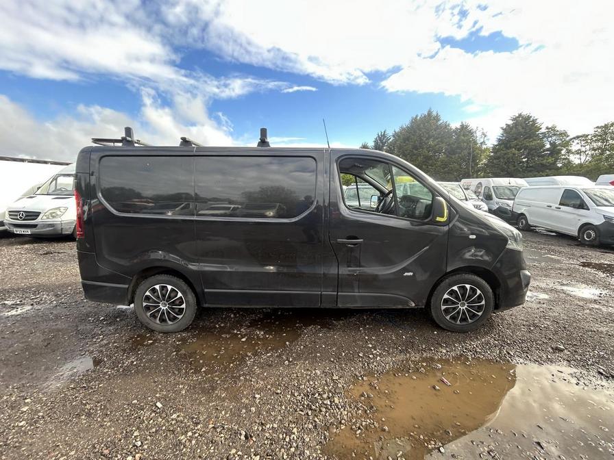 2014 Vauxhall Vivaro – Model: Vivaro 2700 Sportive CDTi – DN64CDZ