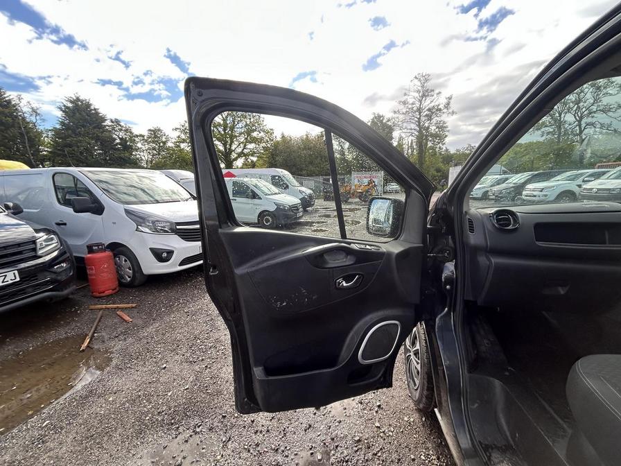 2014 Vauxhall Vivaro – Model: Vivaro 2700 Sportive CDTi – DN64CDZ