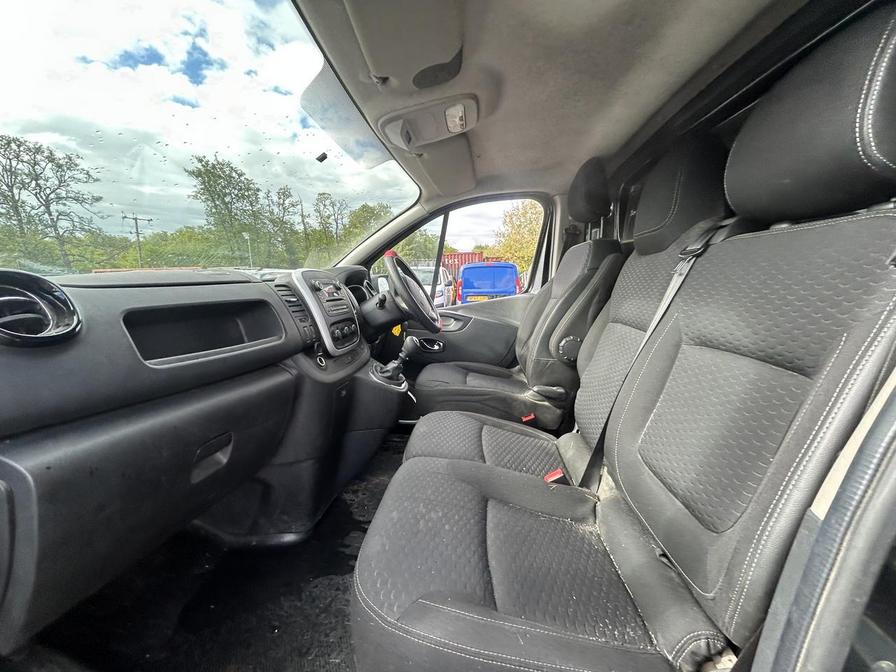 2014 Vauxhall Vivaro – Model: Vivaro 2700 Sportive CDTi – DN64CDZ