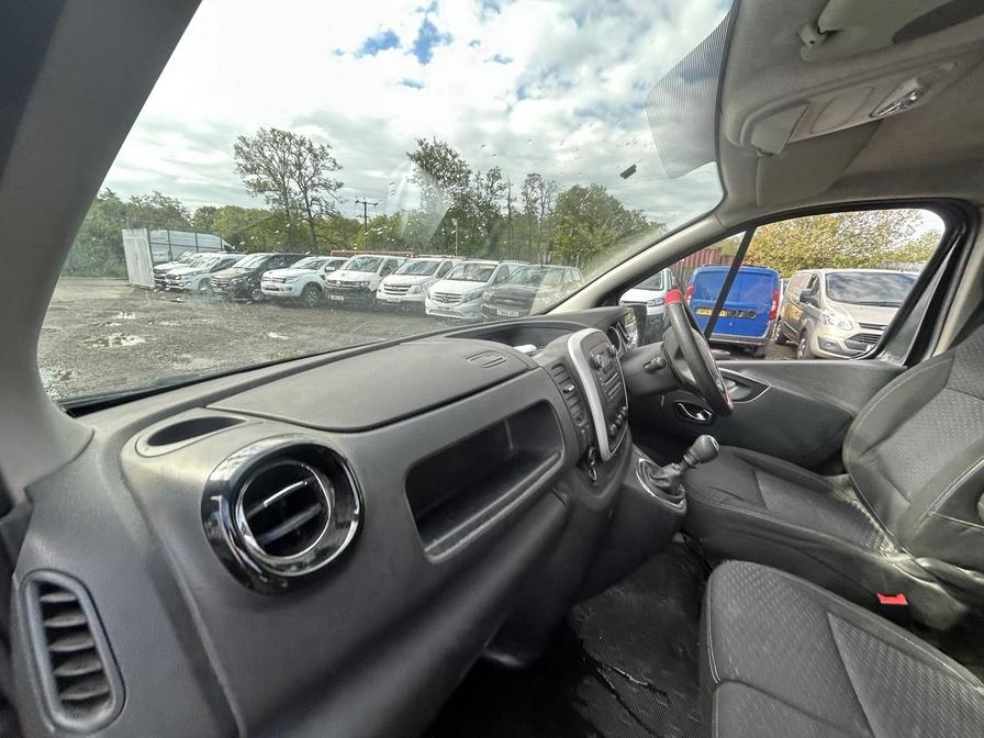 2014 Vauxhall Vivaro – Model: Vivaro 2700 Sportive CDTi – DN64CDZ