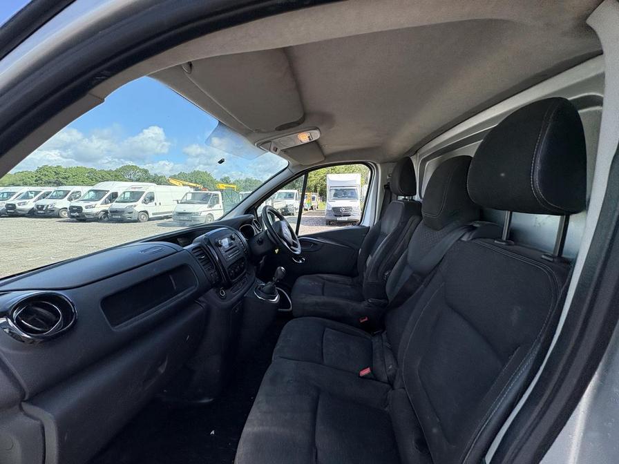 2017 Vauxhall Vivaro – Model: Vivaro 2700 Sport CDTi BT S/S – MV17AWA