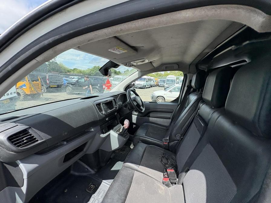 2017 Citroen Dispatch – Model: Dispatch 1000 Enterprise Blue HDi – LX67ZCE
