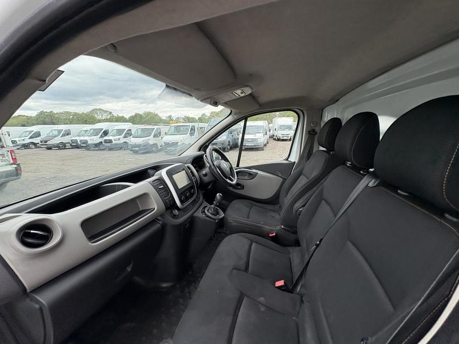 2016 Renault Trafic – Model: Trafic LL29 Business dCi – HV66KKJ