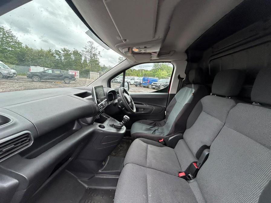 2023 Citroen Berlingo – Model: Berlingo 950 Enterprise Edition BlueHDi – YE23LYF