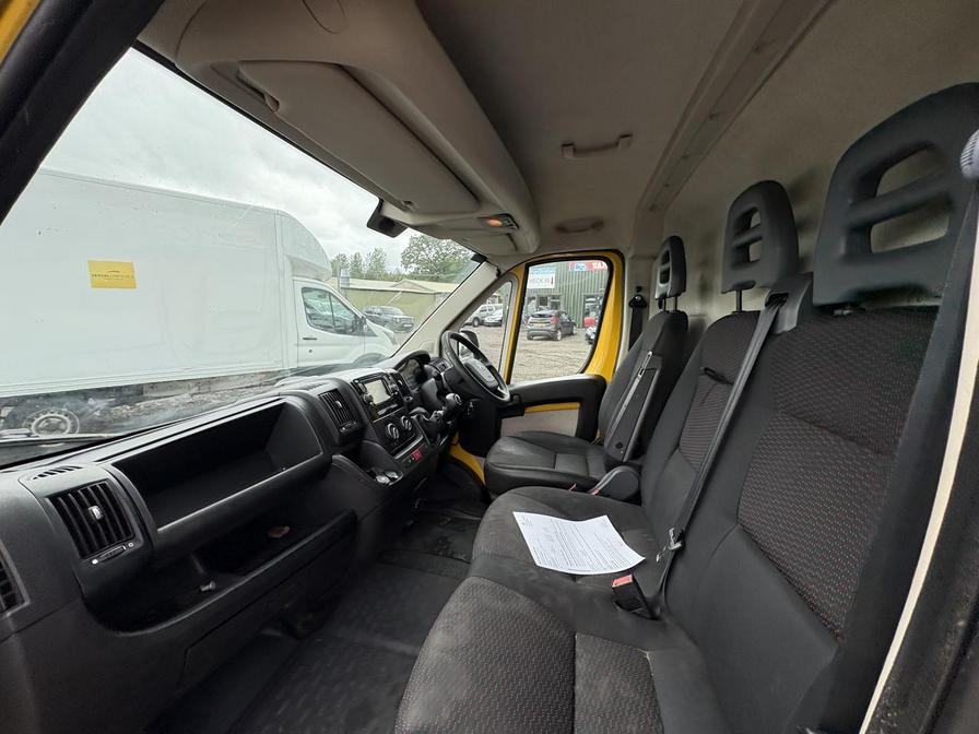 2015 Citroen Relay – Model: Relay 35 L3H2 Enterprise HDi – LB15UHP