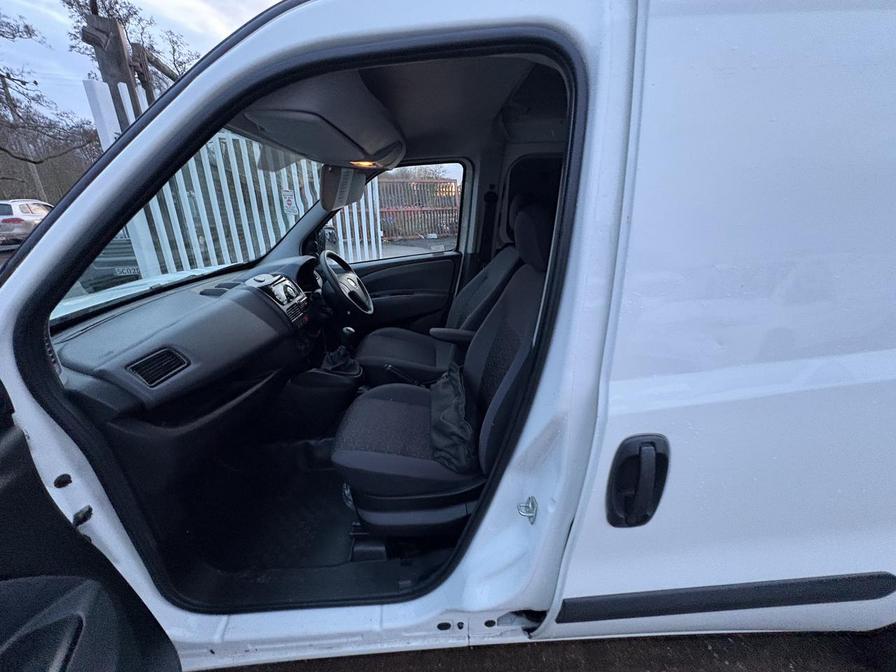 2017 Fiat Doblo Cargo – Model: Doblo 16v SX MultiJet II – HJ67WHG