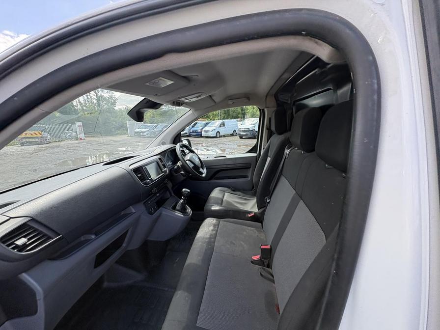 2022 Vauxhall Vivaro – Model: Vivaro F2900 Dynamic S/S – AV22JUW