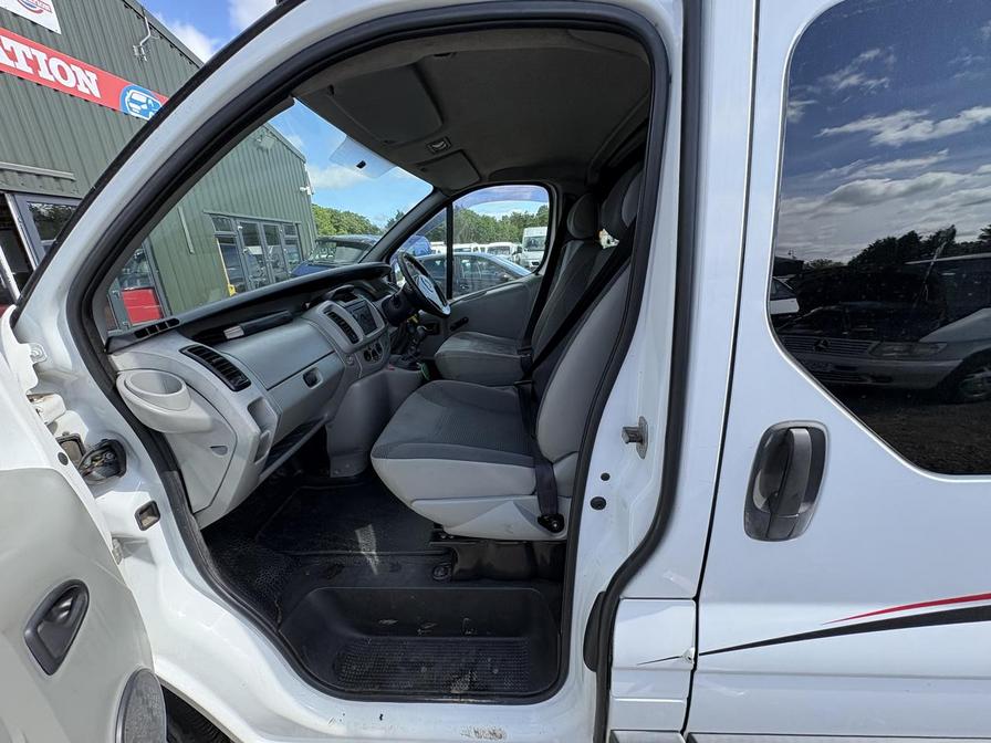 2005 Vauxhall Vivaro – Model: Vivaro 2900 Dti SWB – FG55NDF