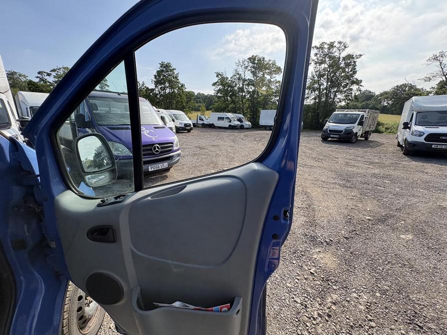2009 Vauxhall Vivaro Combi – Model: Vivaro Combi LWB – EX59SUV